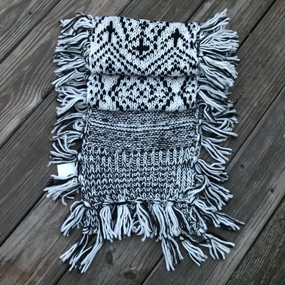 Bcbgeneration Women Scarf Black and white knit lon - Picture 9 of 14